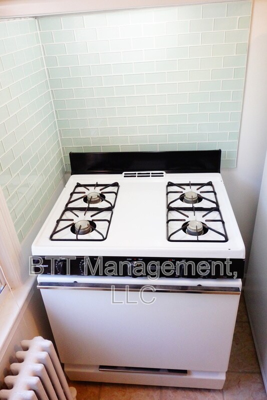 Building Photo - 812 Greenwood Cir