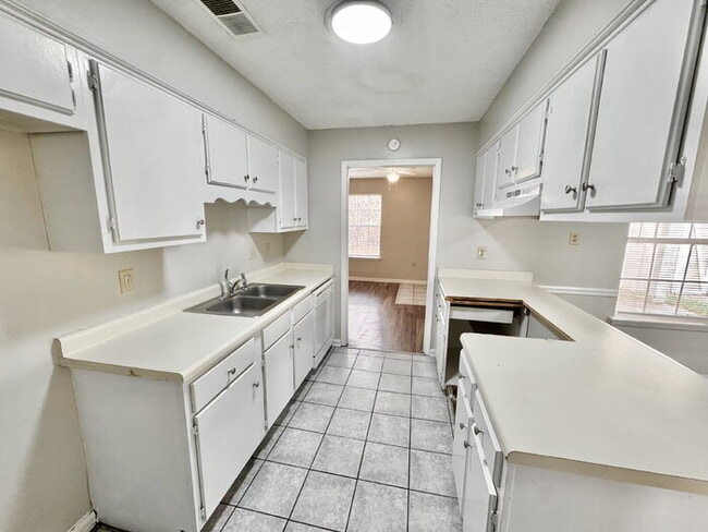 Building Photo - 7312 Countryside Road