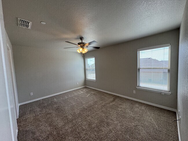 Building Photo - 7615 Stonehollow