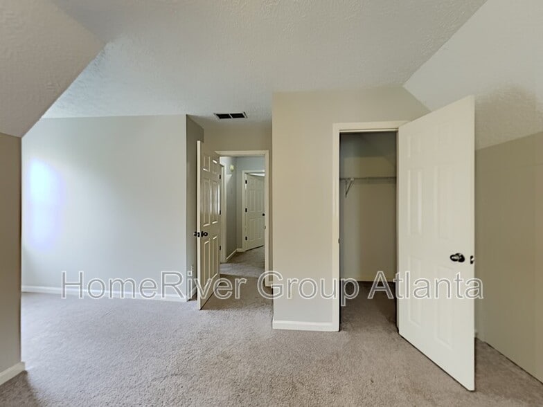 Building Photo - 1216 Wynford Colony S W