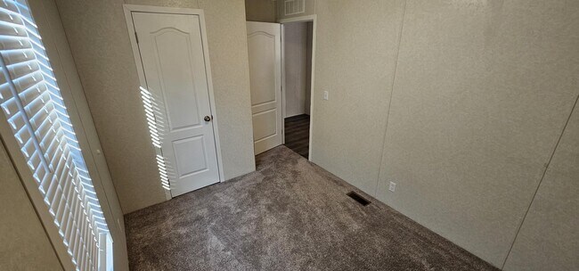 Building Photo - 283 Mulberry