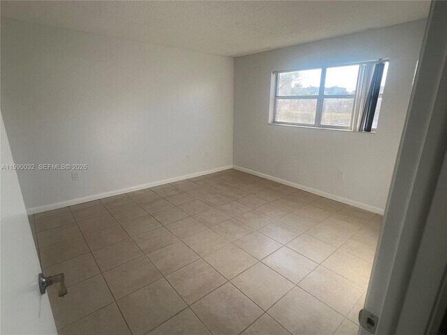 Building Photo - 8500 Sunrise Lakes Blvd