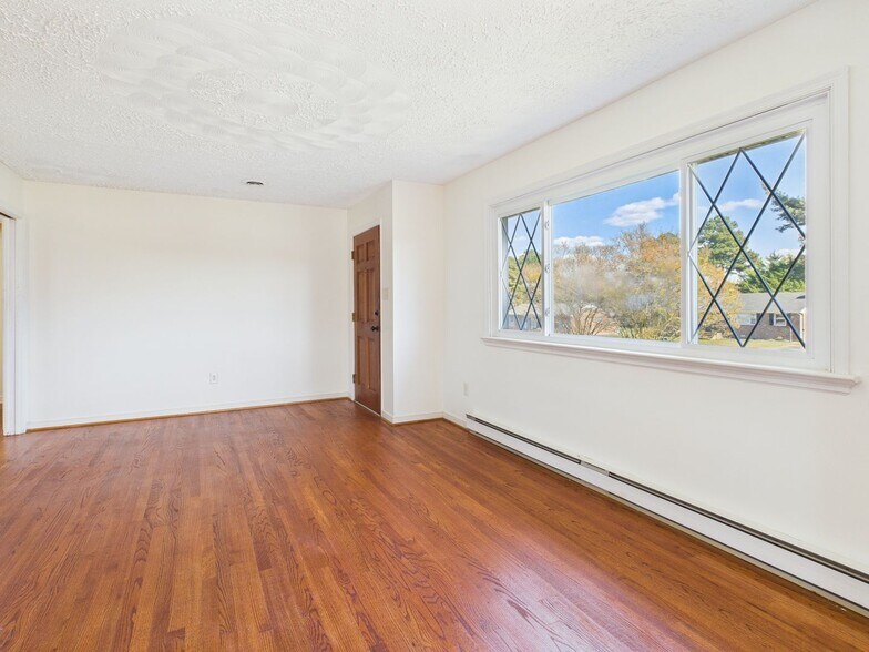 Building Photo - 3702 Broadgate Dr
