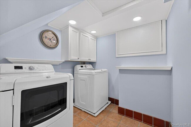 Building Photo - 1155 Webster Ave
