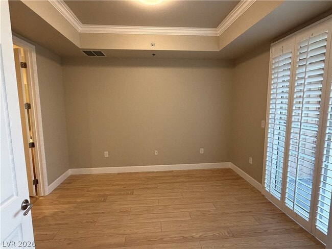 Building Photo - 2455 W Serene Ave