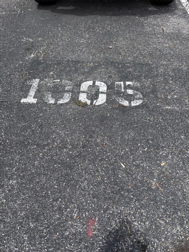 Building Photo - 806 W 24th St