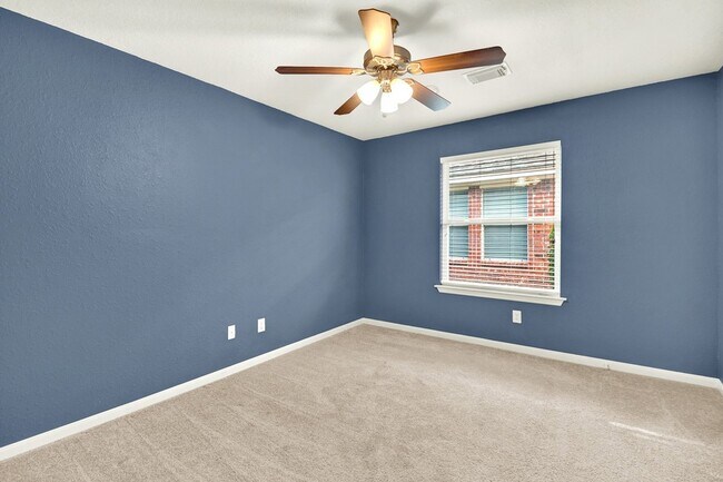 Building Photo - 9226 Fernwillow Dr