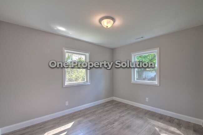 Building Photo - 4401 W 21st Ave