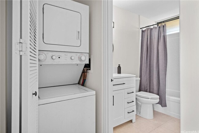 Building Photo - Spacious Studio in Makiki Plaza Available now!