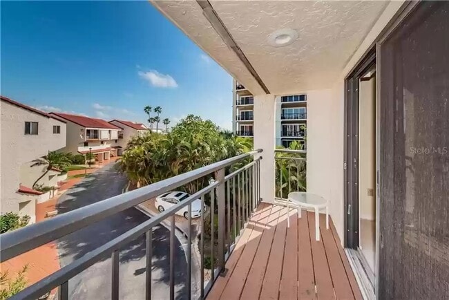 Building Photo - 240 Windward Passage