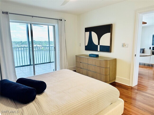 Building Photo - 2750 Gulf Shore Blvd N