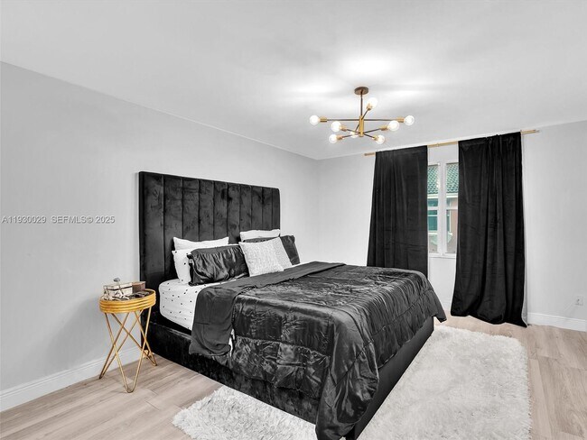 Building Photo - 6747 Sienna Club Dr