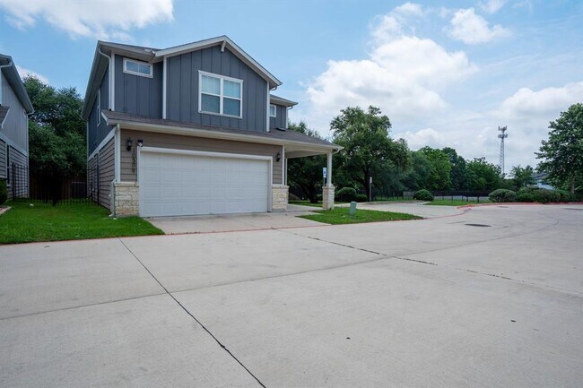 Building Photo - 10509 Abana Way