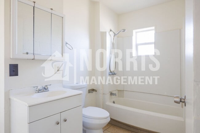 Building Photo - Home Available in Casa Grande