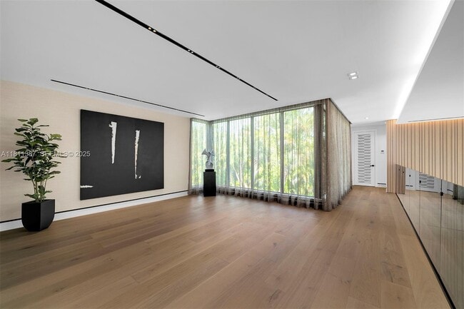 Building Photo - 12500 SW 64th Ave