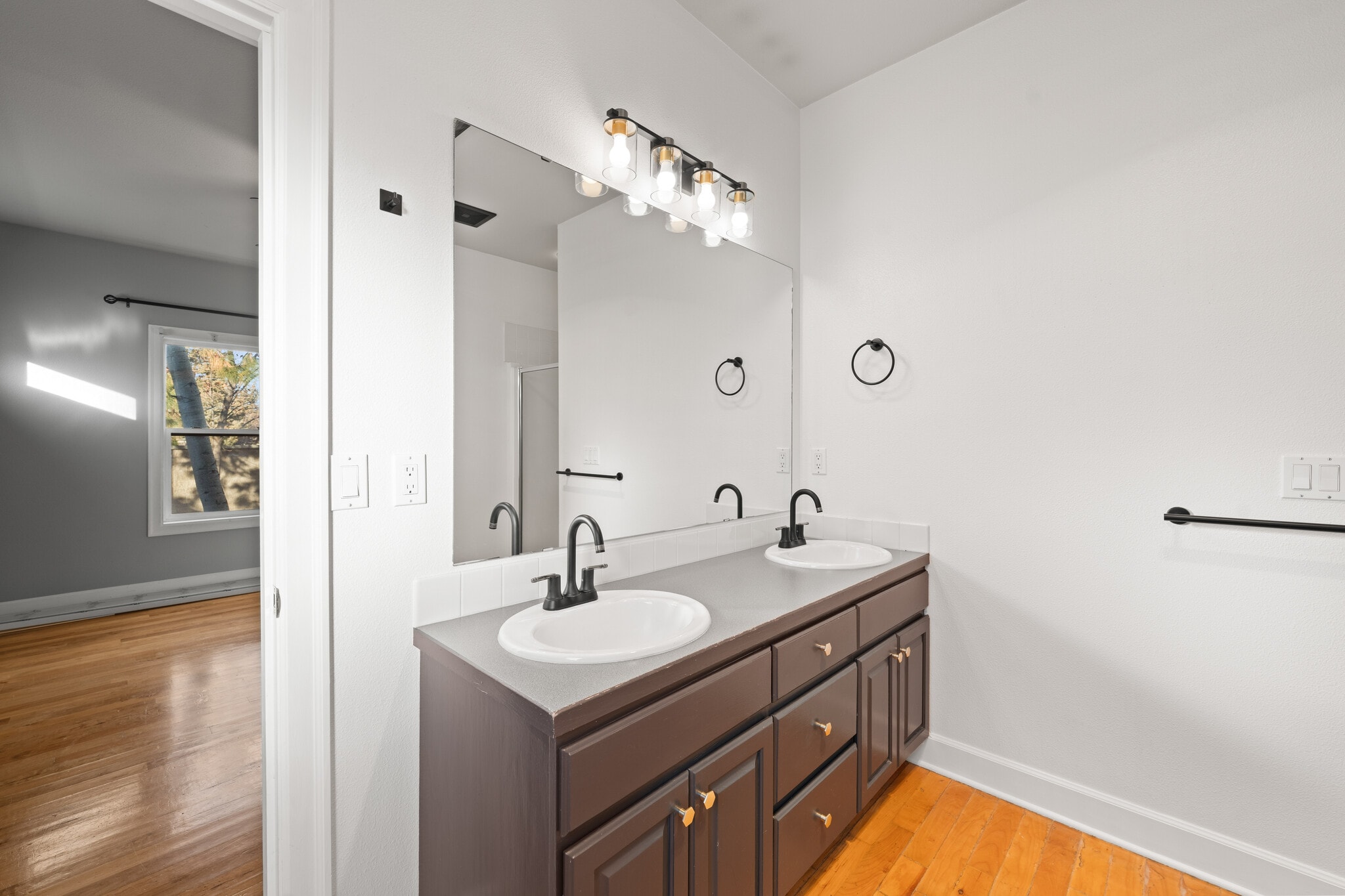 Building Photo - 2275 NE Nuttail Ct