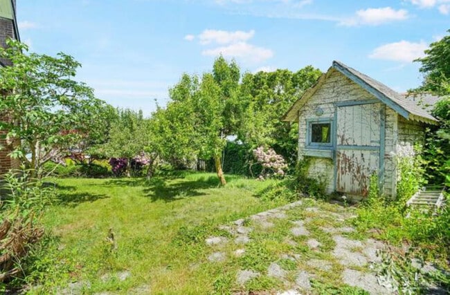 Building Photo - 5060 WA-106