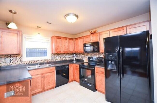 Building Photo - Great Home!