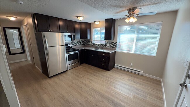 Building Photo - upgraded 2 bedroom 1 bath condo in downtow...