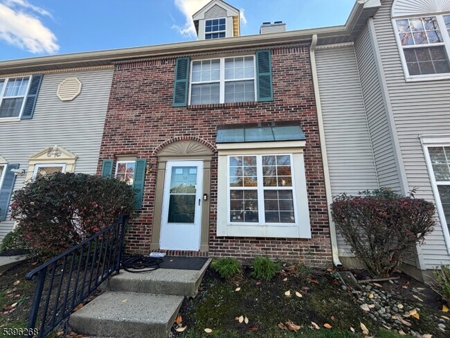 Primary Photo - 34 Colleen Ct