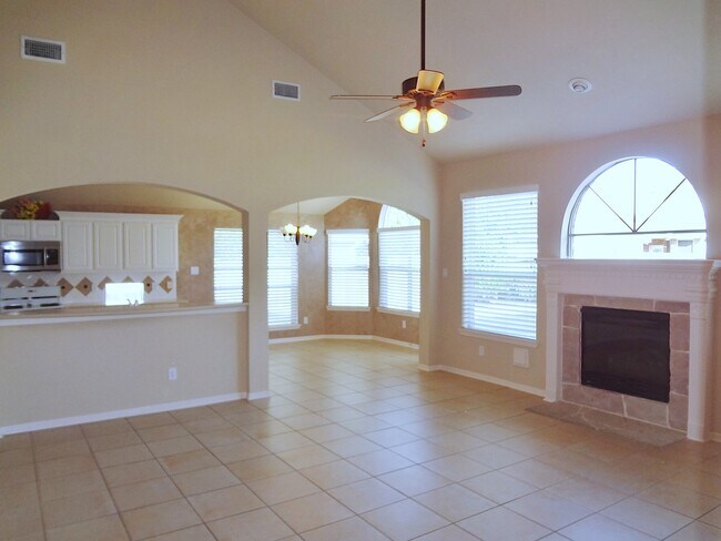 Building Photo - 3331 Double Lake Dr