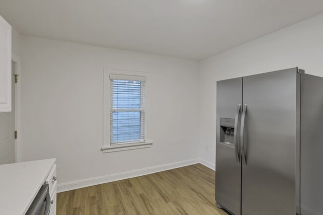 Building Photo - 1349 N 6th St