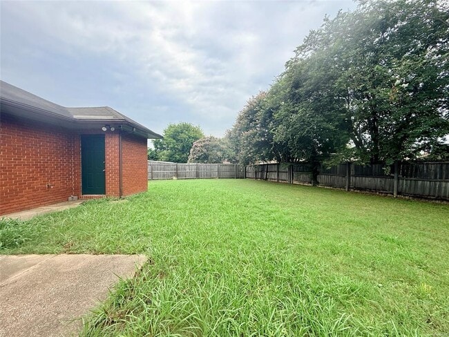 Building Photo - 6630 Stable Gate Ct