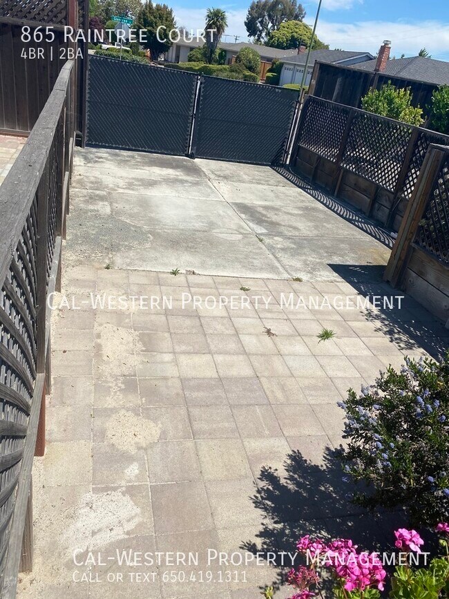 Building Photo - 865 Raintree Ct