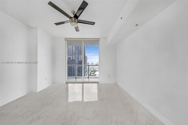 Primary Photo - 244 Biscayne Blvd