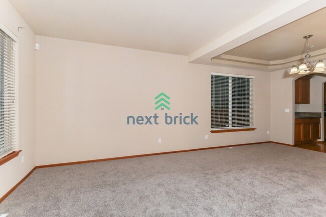 Building Photo - Stunning Bothell 5-Bedroom with flexible bonus room