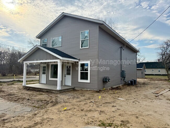 Building Photo - 313 Orchard Ave