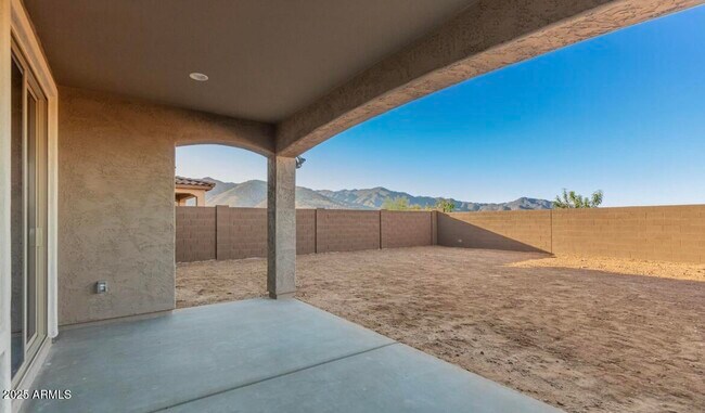 Building Photo - 19754 W Palo Verde Dr