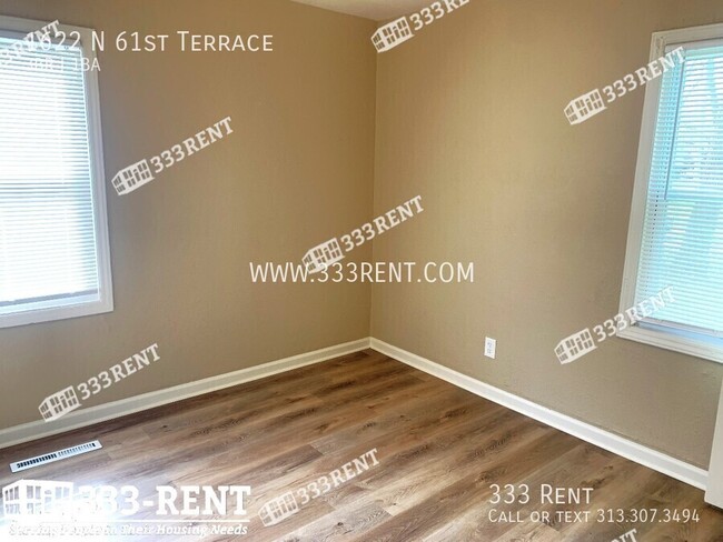 Building Photo - Renovated three bed one bath home with big...