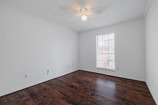 Building Photo - 3770 Lovers Wood Ln