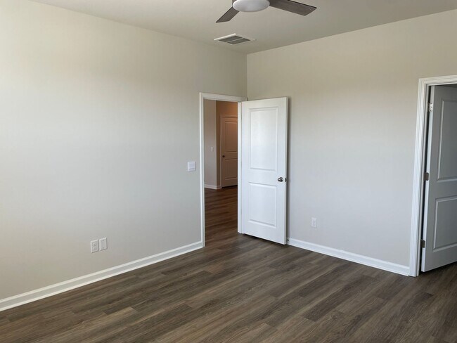 Building Photo - 3 Bedroom 2 Bathroom House in Supply NC