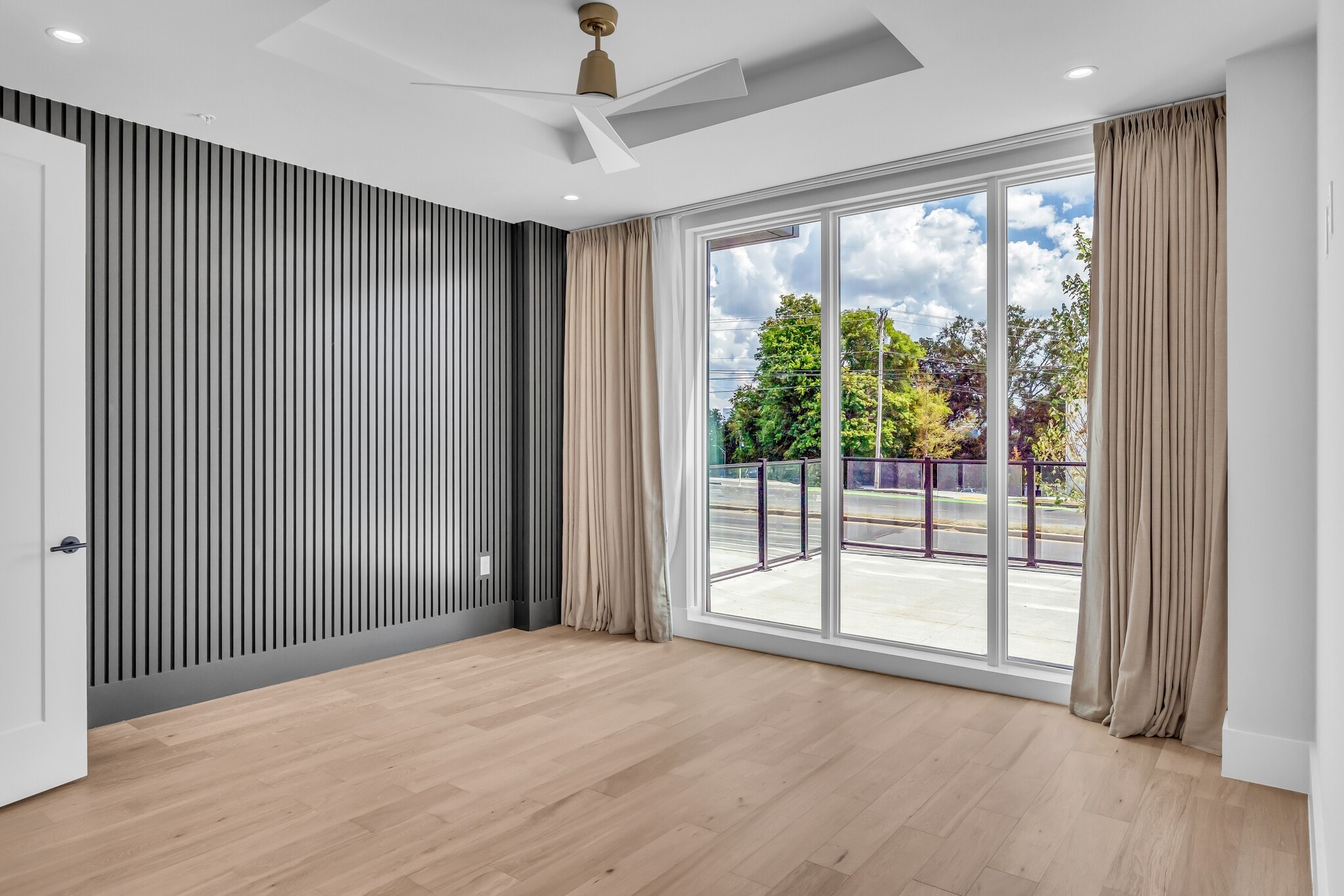 Building Photo - 321 31st Ave N