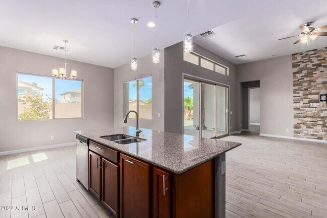 Building Photo - 13784 W Sarano Terrace