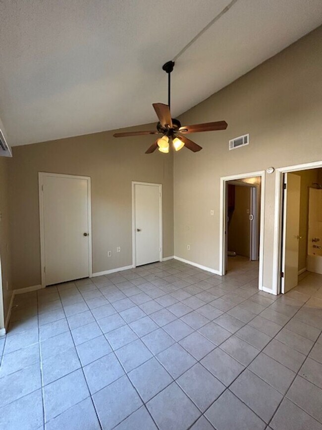 Building Photo - 12784 Brogdon Ln
