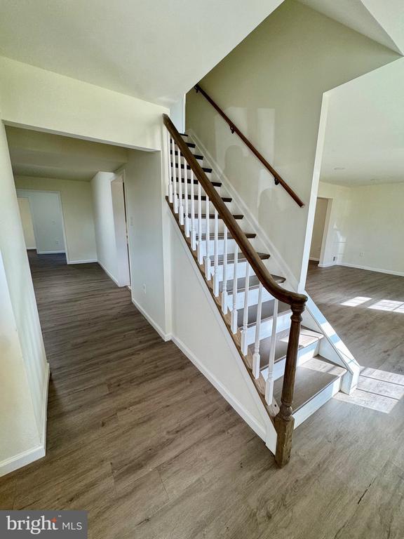 Building Photo - 1040 Springhill Way