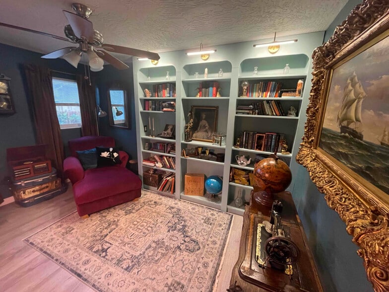 Building Photo - 1465 15th St S