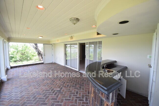 Building Photo - 1204 Honeytree Ln W
