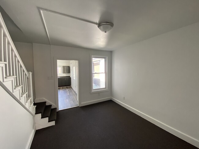 Building Photo - 530 S Duke St