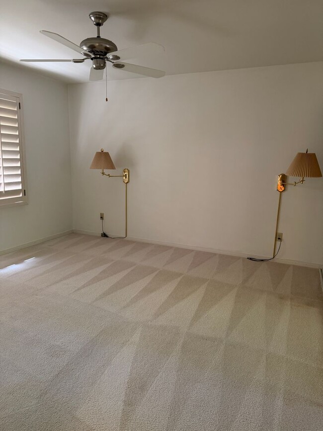 Building Photo - 742 Liquidamber Pl