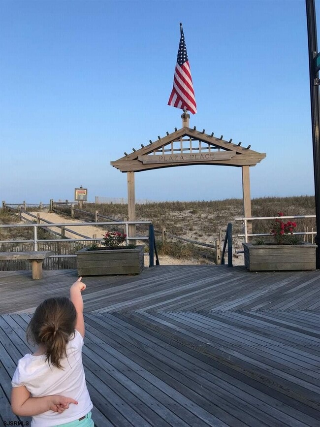 Building Photo - 101 S Plaza Pl