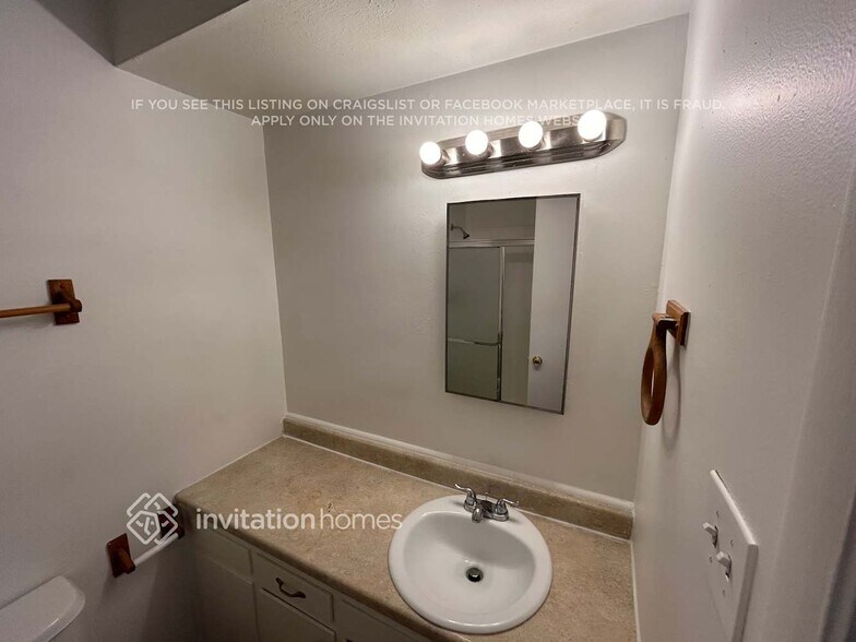 Building Photo - 3007 N 79th Dr