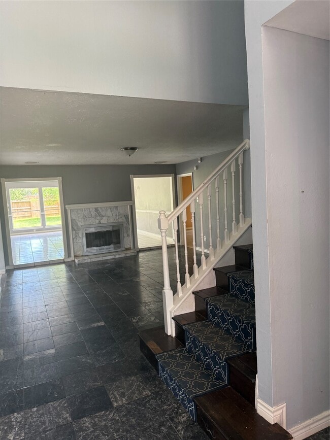 Building Photo - 5322 Golden Stream Dr