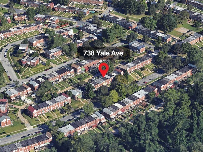 Building Photo - 738 Yale Ave