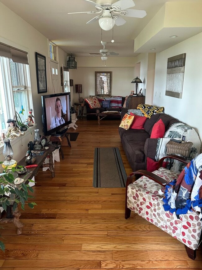 Building Photo - 256 Radcliffe St