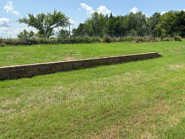 Building Photo - 3026 Hollow Crest Ln