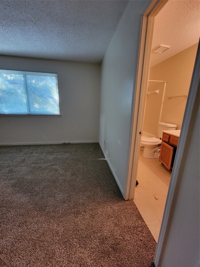 Building Photo - 2139 Shiveley Cir
